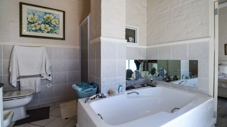 3 Bedroom Property for Sale in Thesen Islands Western Cape